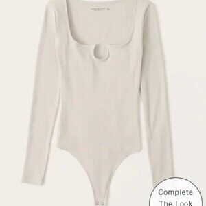 Abercrombie & Fitch Ribbed Notch-Neck Bodysuit, Women's Medium, Cream color